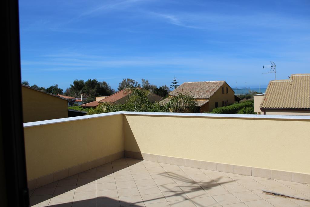 Casa Vacanze Roccella Beach Campofelice Di Roccella Exterior photo